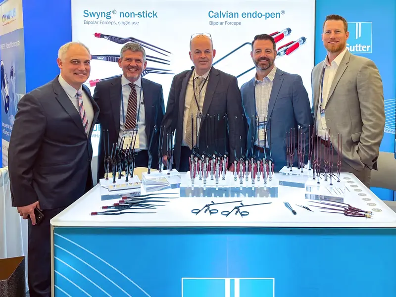 Sutter USA trade show booth presenting Swyng® non-stick single-use bipolar forceps and Calvian® endo-pen bipolar forceps – medical instruments for precise coagulation in ENT and neurosurgery.